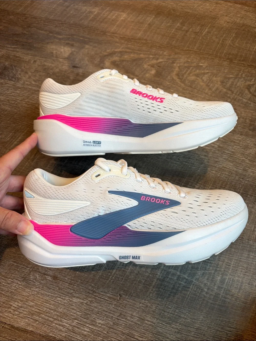 Brooks Ghost Max 3 Running Shoes Women’s 8 White/Moonlight/Pink
